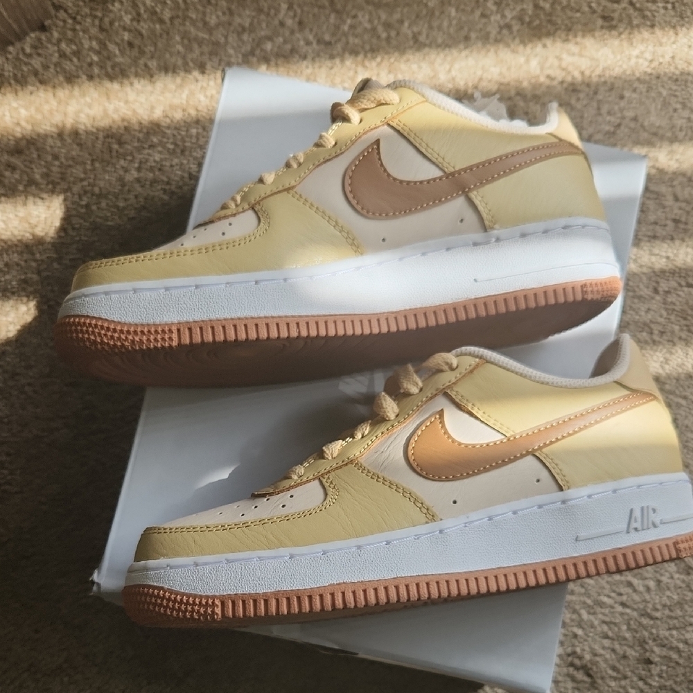 Nike Kids Yellow and Tan Sneakers